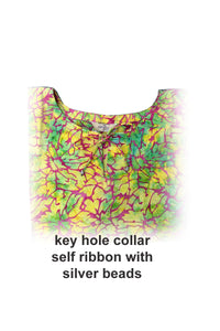 Kaftan Marie collar detail - key hole