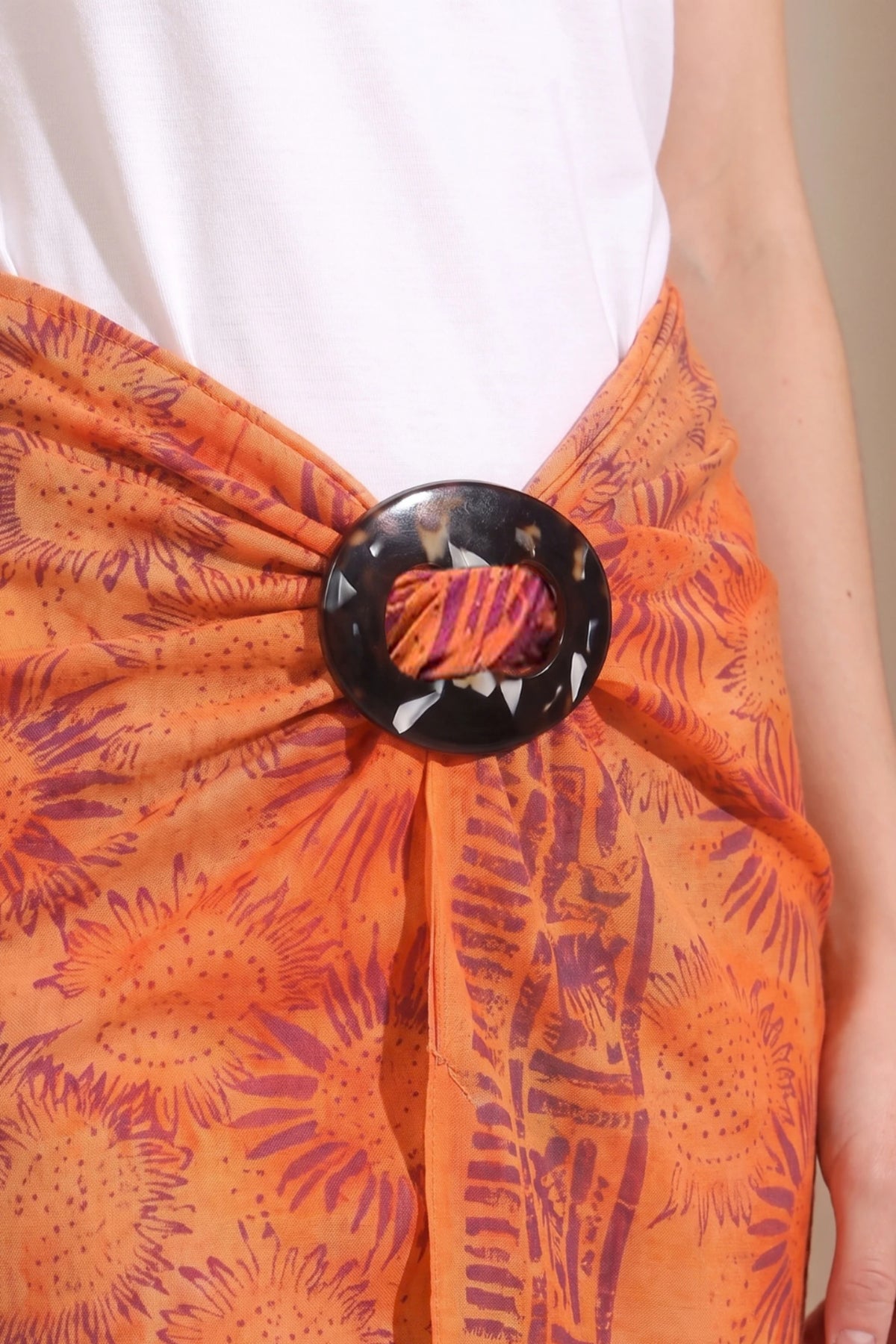 Oval Buckle H-83
