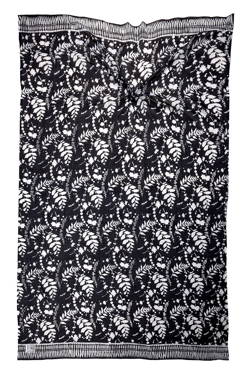 Sarong Black & White